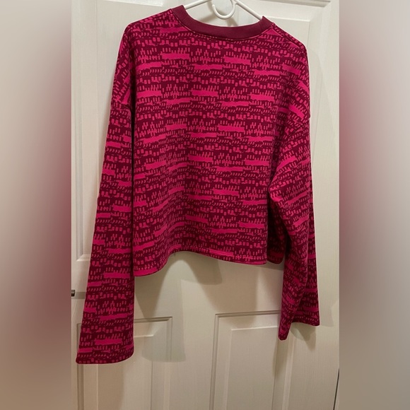 Reebok Pink and Burgundy Graphic Sweatshirt - Picture 2 of 10